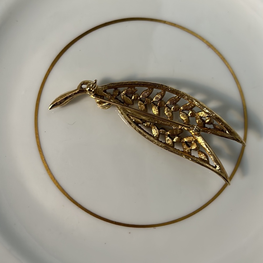 Vintage Gold Tone Double Leaf & Rhinestone Pin - Picture 2 of 2
